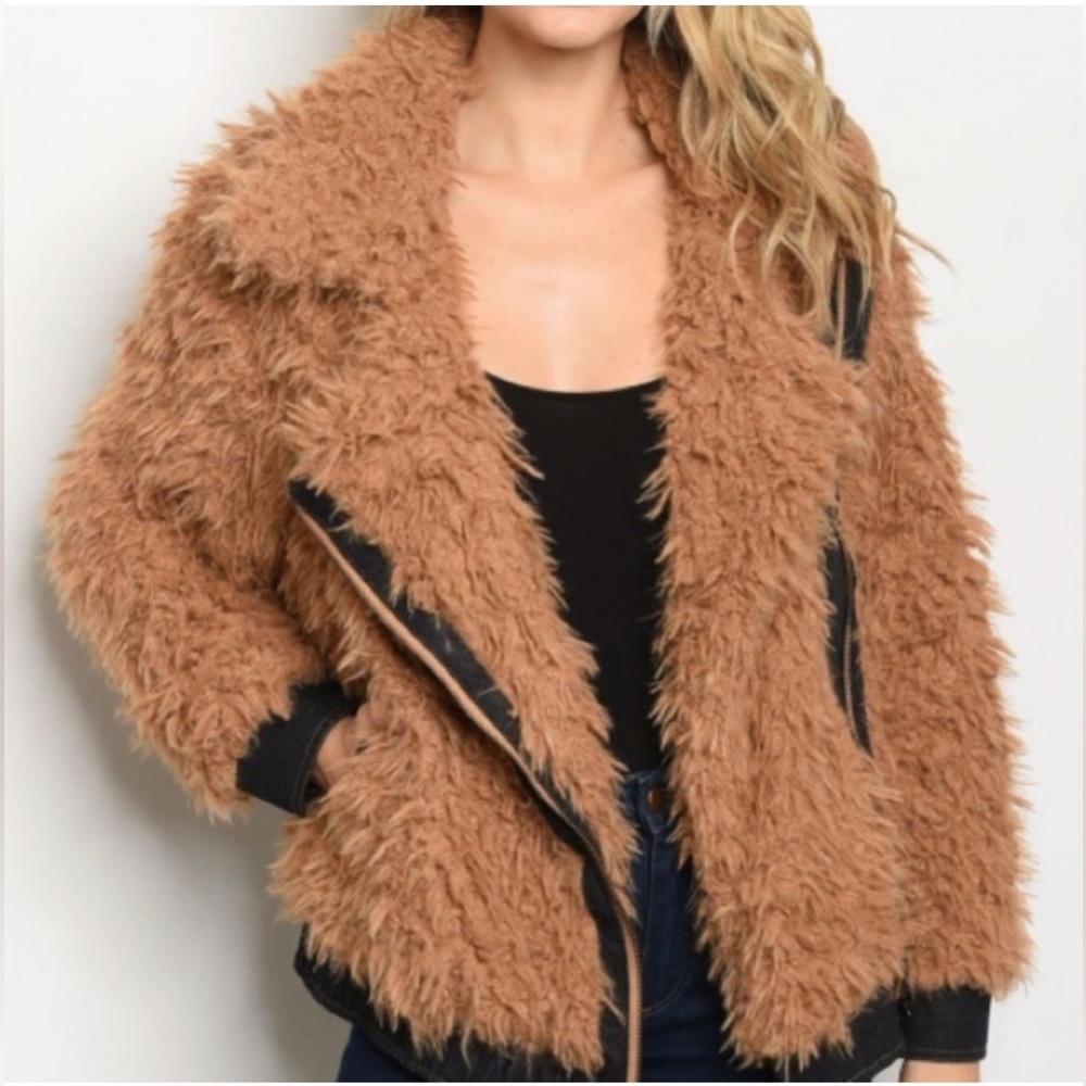 Favlux Fashion Women's Tan Faux Fur Jacket. Size Small